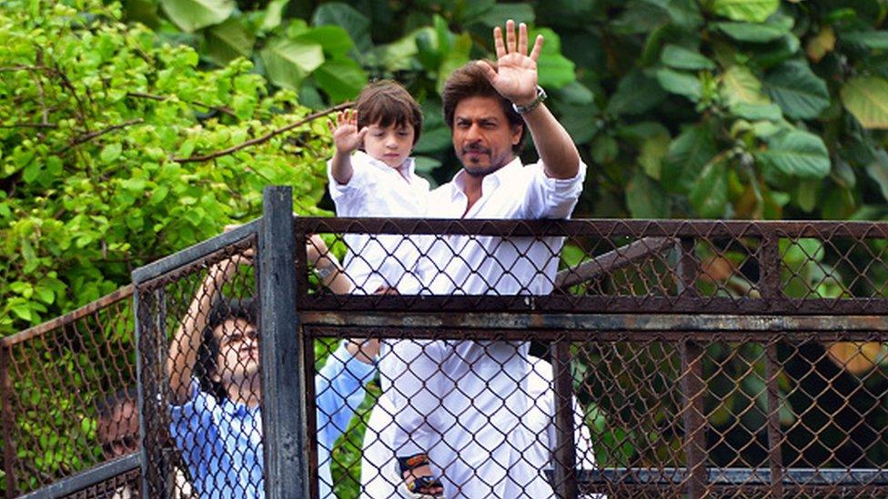 Shahrukh Khan wave to fans outside his house for celebrate his birthday on November 2, 2019 in Mumbai