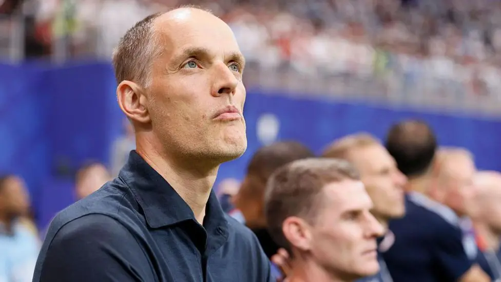 Tuchel insta a Inglaterra a terminar con fuerza en un emotivo discurso.
