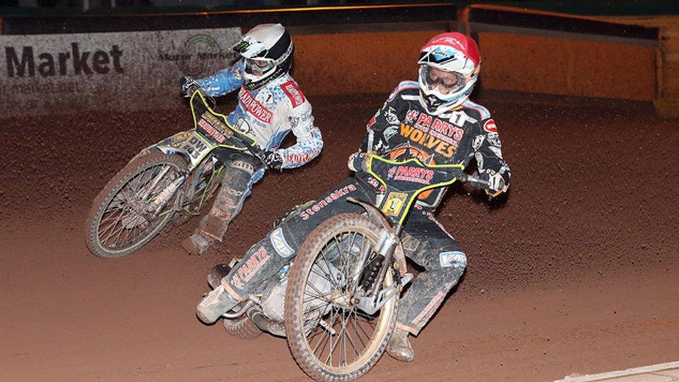 Wolves skipper Freddie Lindgren scored a paid maximum 12 points on the night with two wins and three seconds