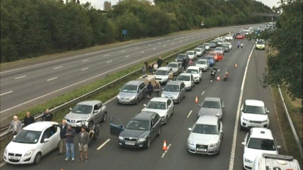 Stationary traffic on M5