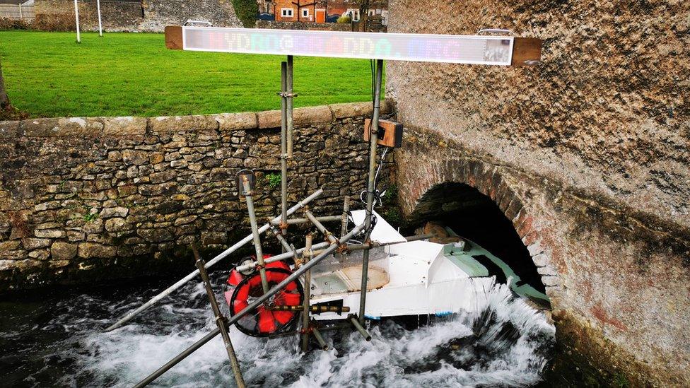 Hydro wheel with messages