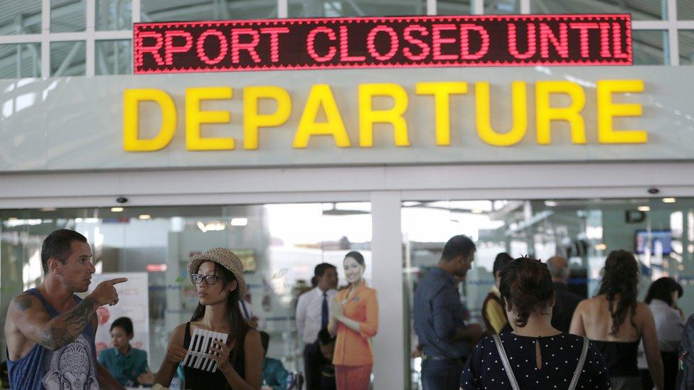 Passengers at Ngurah Rai/Denpasar airport, Bali (5 Nov 2015)