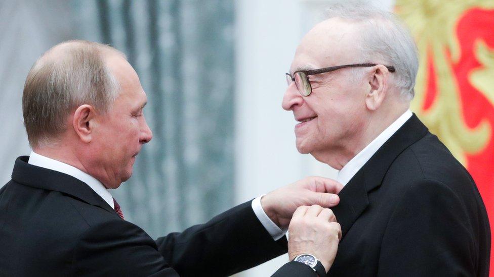 Igor Kirillov (right) is given the Order of Honour by Russian President Vladimir Putin. Photo: 2018