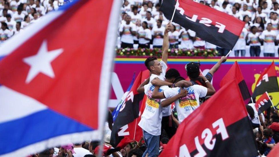 Supporters of Nicaraguan President Daniel Ortega in Managua (19 July 2016)