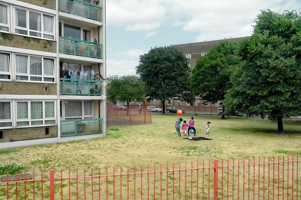 Photograph of children in London by George Georgiou