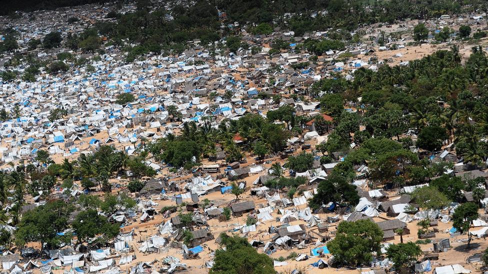 A general view of the abandoned 'conflict zone' where Tamil Tigers separatists made their last stand before their defeat by the Sri Lankan army in the northeast of Sri Lanka on May 23, 2009.