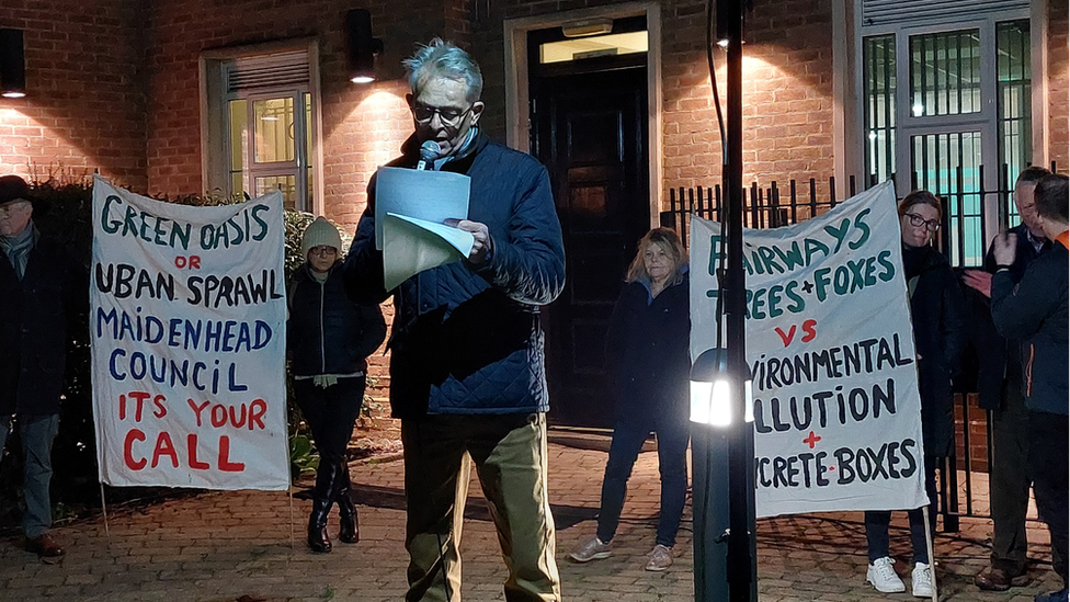 Lead petitioner Thomas Wigley giving a speech