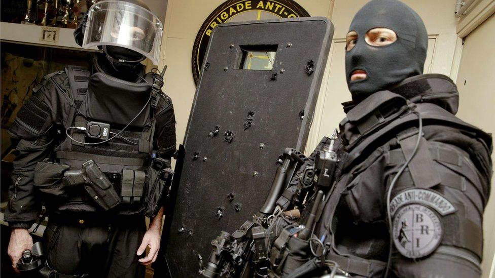 Bataclan police with shield, 17 Nov 15