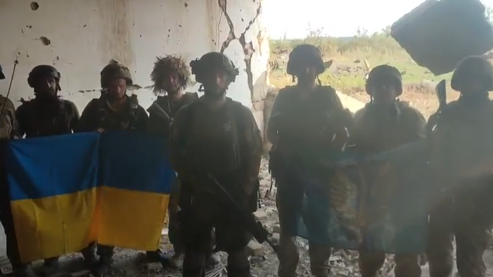 Ukrainian troops in Staromaiorske