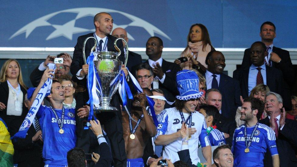 Roberto Di Matteo (centre) lifts the Champions League with Chelsea