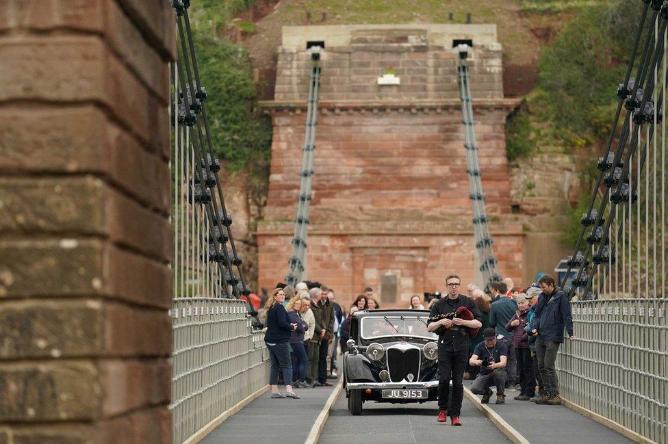 The opening of the bridge