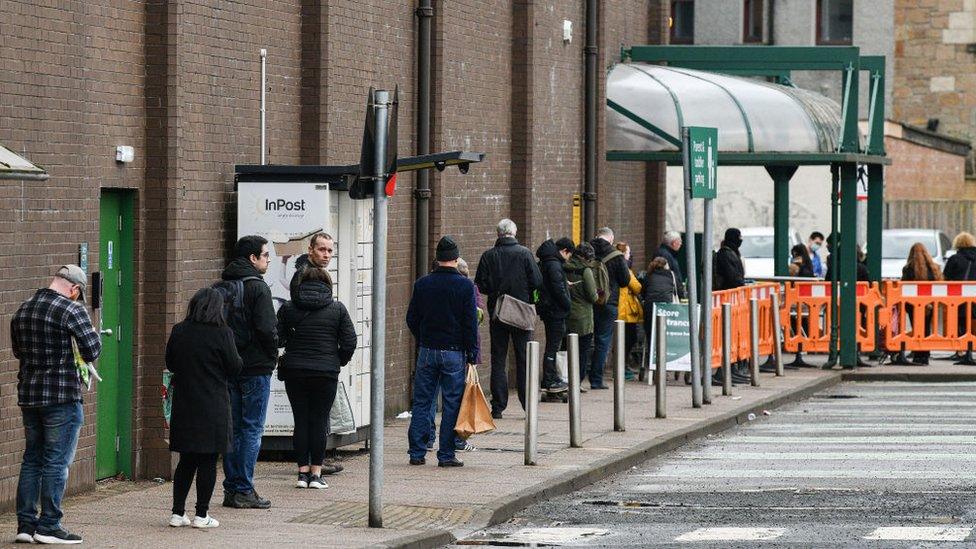 supermarket queue