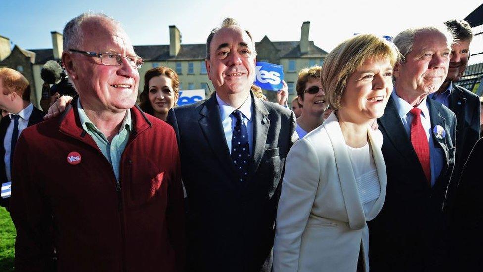 Dennis Canavan campaigning for the Yes vote