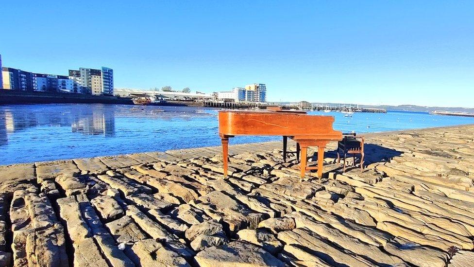 Piano at Wardie Bay