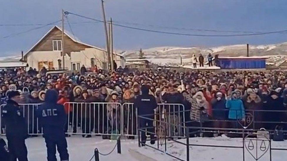 Demonstration in Baymak, still from video