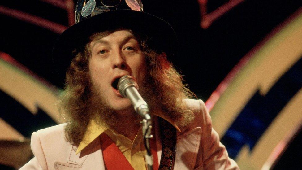 Noddy Holder of Slade performing on Top Of The Pops in 1974