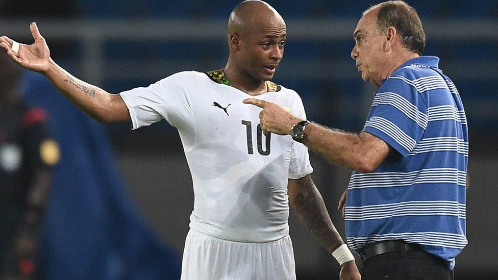 Avram Grant talks to Ghana's Andre Ayew