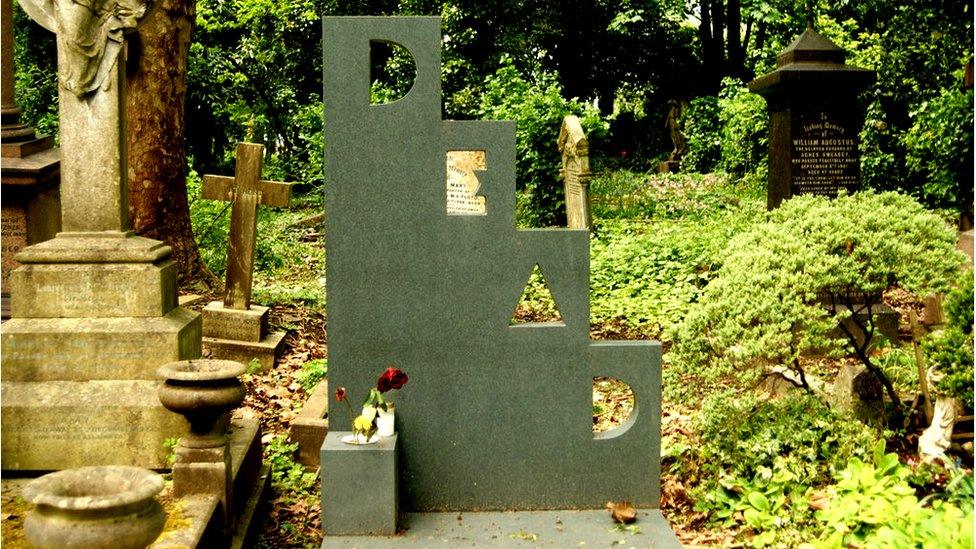 Patrick Caulfield's 'dead' headstone