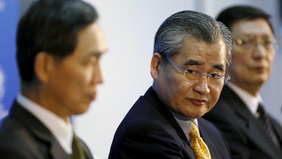 Taiwan's then Minister of Transportation and Communications Mao Chi-Kuo (C) attends a news conference at the APEC Summit in Singapore in this November 12, 2009 file photo. Taiwan Premier Mao resigned on 16 January 2016 following the defeat of his ruling Nationalist Party in the island's presidential election, the Cabinet said.