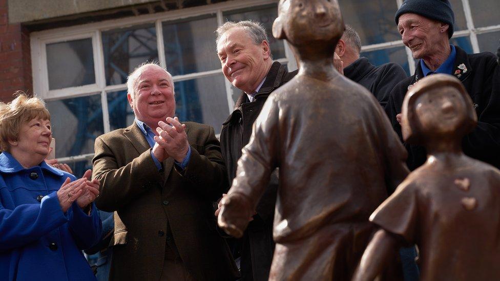 Mackenzie Thorpe statue unveiling