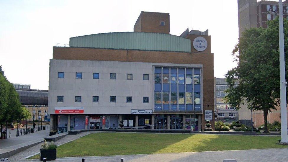 Luton Library Theatre outside