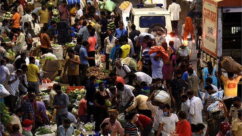 A crowded vegetable market in Mumbai