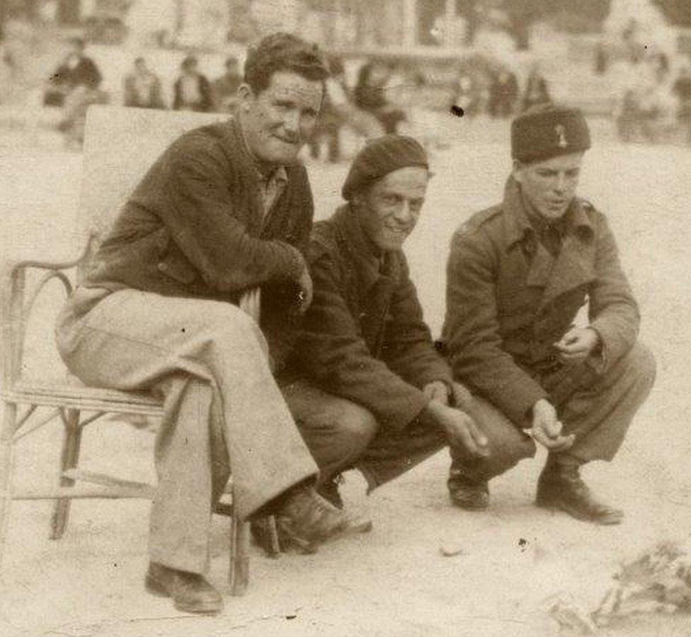 Tom Jones, in Barcelona, 1938 with members of the anti-tank crews