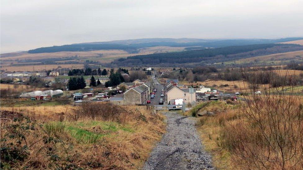 Overlooking Banwen