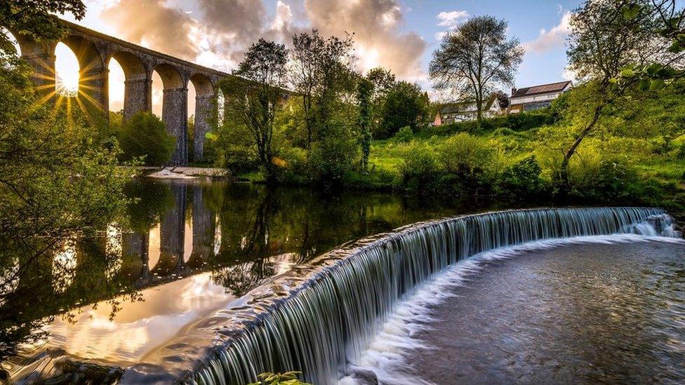 Traphont Cefn Coed, ger Merthyr