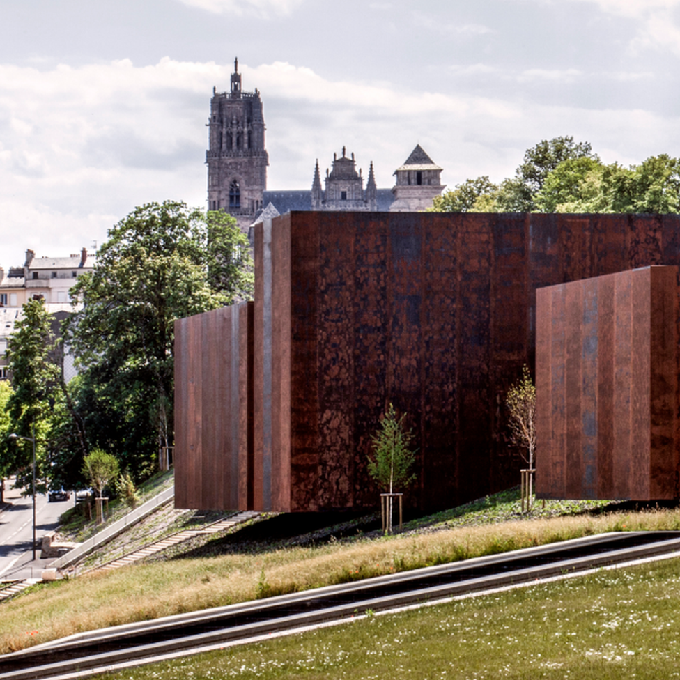 Soulages Museum, 2014, Rodez, France In collaboration with G. Tregouet