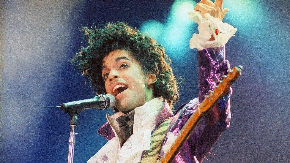 Prince performing in 1985