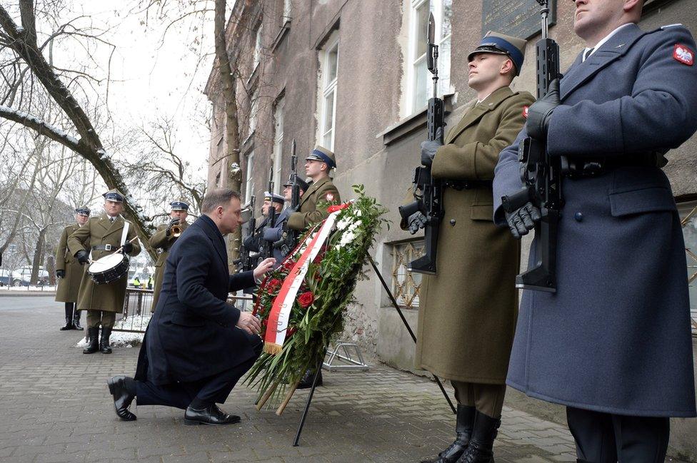 President Andrzej Duda lays wreath at memorial to Warsaw heroine Irena Sendler, 15 Feb 18