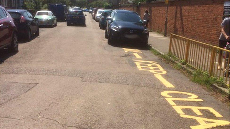 Car parked on school zig-zags