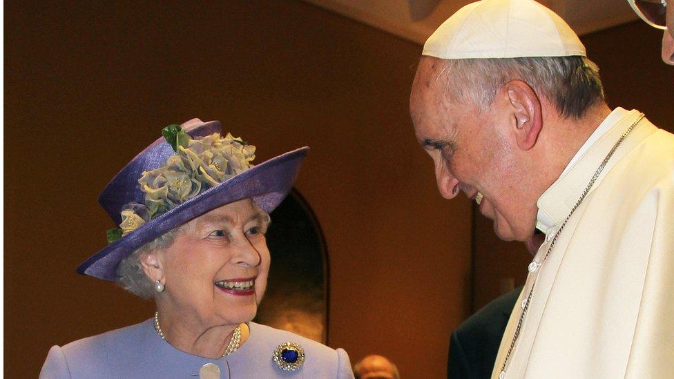 Queen Elizabeth II and Pope Francis in 2014