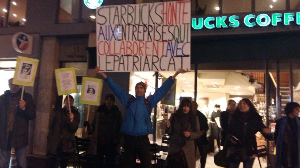 "Starbucks honte aux entreprises qui collaborent avec le patriarcat"