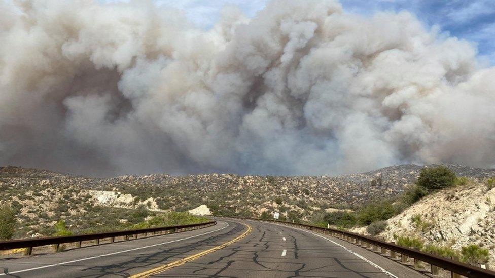 smoke-plumes-in-arionza.