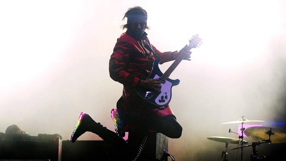 Serge playing at Reading 2017