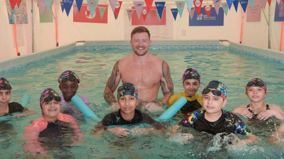 children-with-Adam-Peaty.