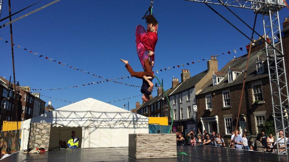 Street performance at Mouth of Tyne Festival in 2017