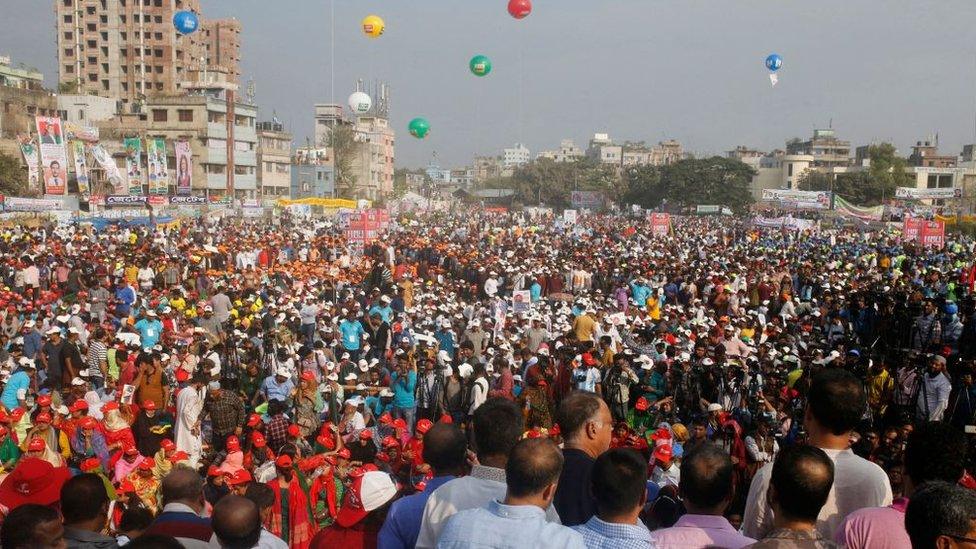 Crowd of protesters in Dhaka