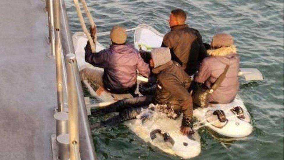 Migrants aboard windsurfing boards - 10/6/20