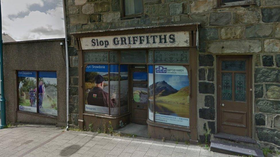 Siop Griffiths, Penygroes