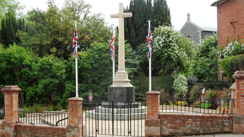 Woodbridge War Memorial, Suffolk