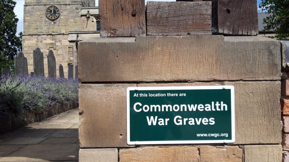 A Commonwealth War Graves Commission plaque was placed to the entrance to the churchyard