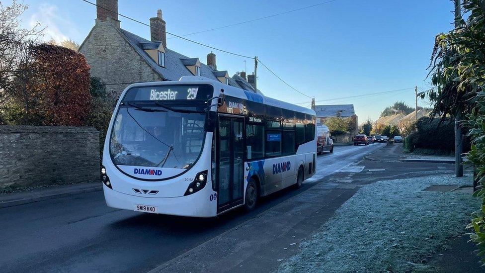 250 bus service in Kirtlington