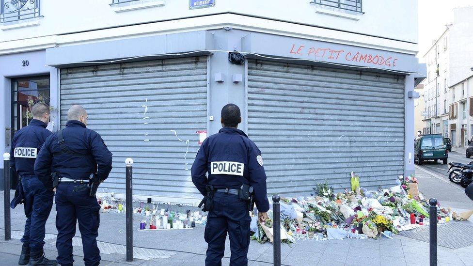 Tributes at Le Petit Cambodge on 15 November 2015