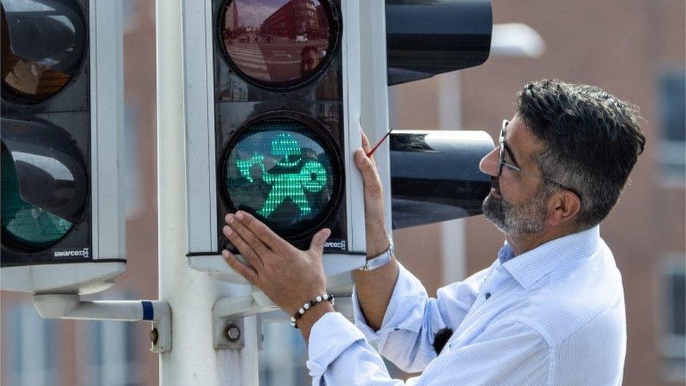 Viking-themed-green-traffic-light.