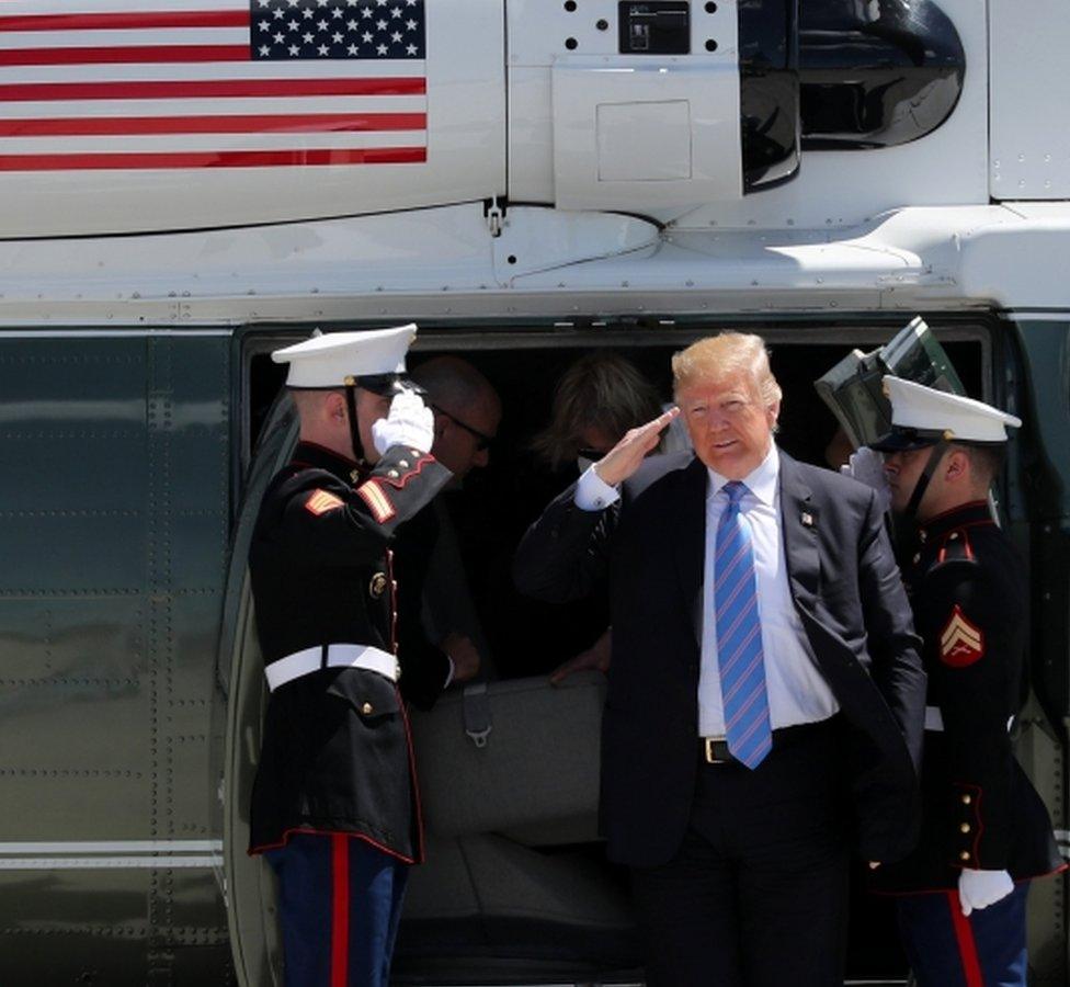 Donald Trump prepares to board Air Force One to depart for Singapore in Canada, 9 June 2018