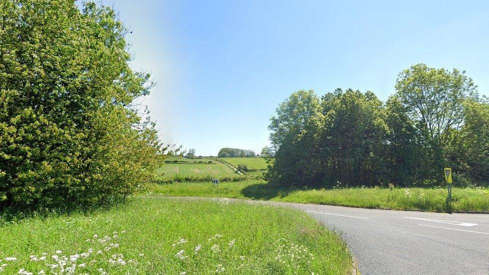 Road between Middleton Road and Station Road