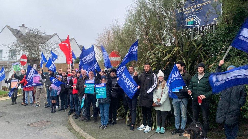 NASUWT picket line